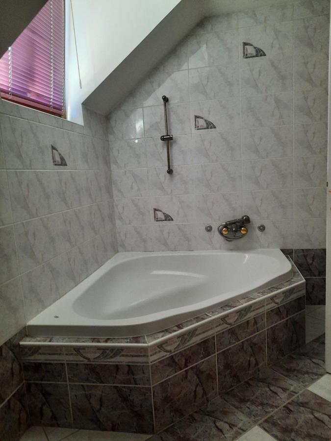 Rooms Cehovin Постойна Экстерьер фото