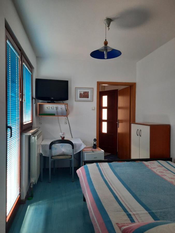 Rooms Cehovin Постойна Экстерьер фото